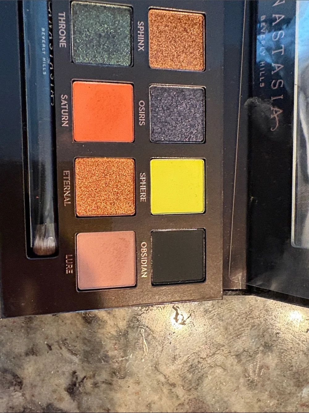 Anastasia Beverly Hills Prism Eyeshadow Palette - Black & Gold